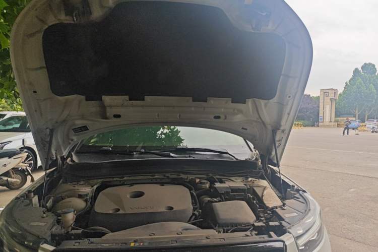 Used Volvo XC40 2021 T4 Four-Wheel Drive Smart & Sporty Edition Engine Bay
