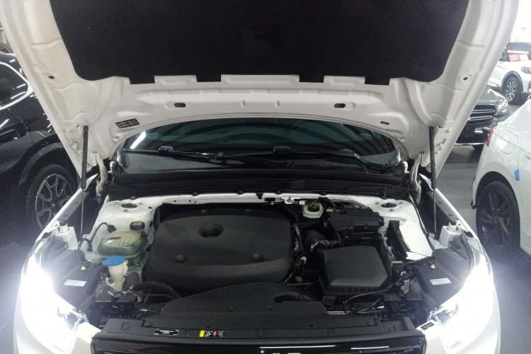 Used Volvo XC40 2021 T4 Four-Wheel Drive Smart & Sporty Edition Engine Bay