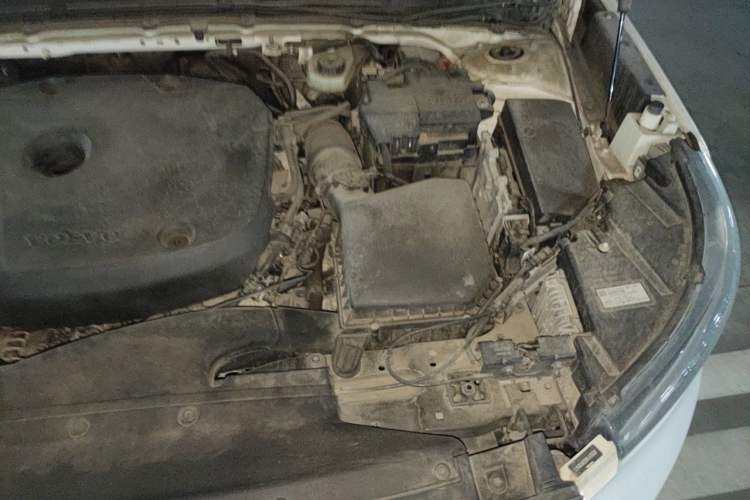 Used Volvo XC40 2021 T4 Four-Wheel Drive Smart & Sporty Edition Engine Bay Left