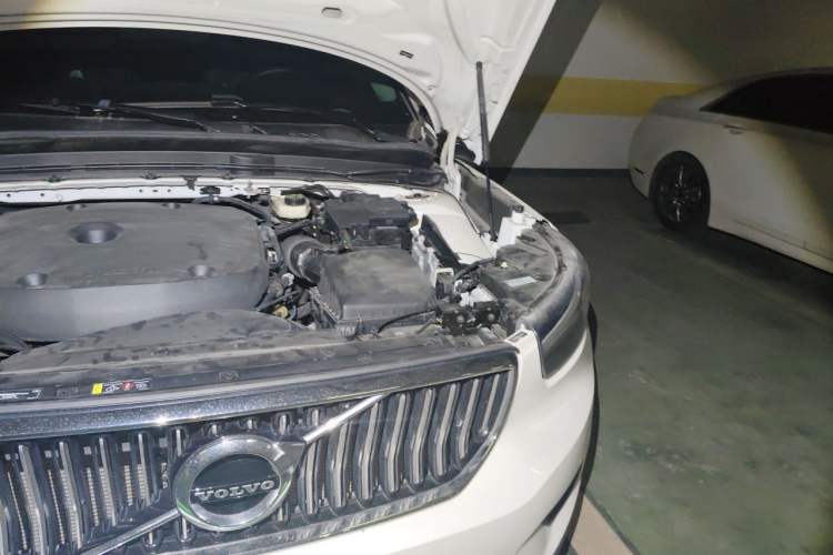 Used Volvo XC40 2021 T4 Four-Wheel Drive Smart Luxury Edition Engine Bay Left