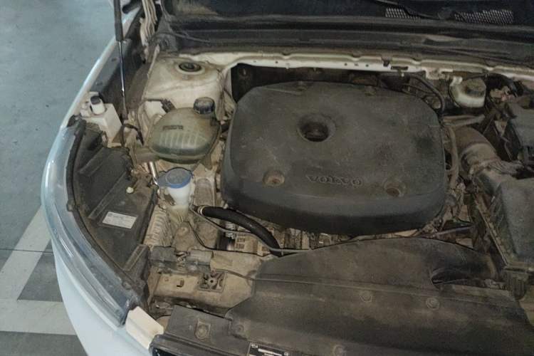 Used Volvo XC40 2021 T4 Four-Wheel Drive Smart & Sporty Edition Engine Bay Right
