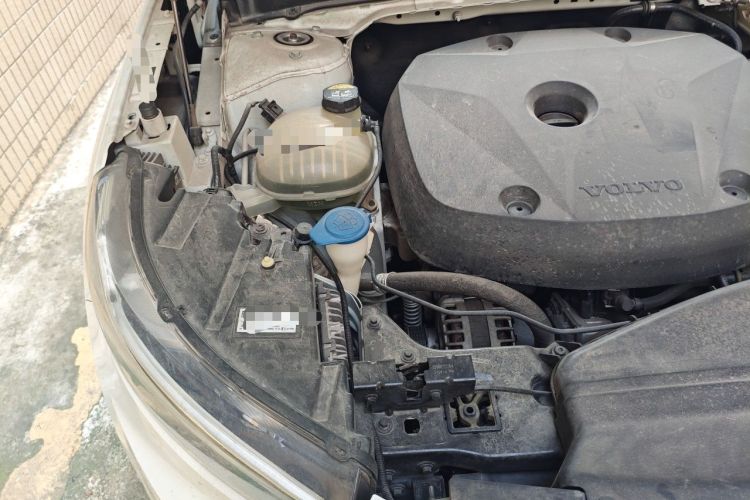 Used Volvo XC40 2021 T4 Four-Wheel Drive Smart Luxury Edition Engine Bay Right