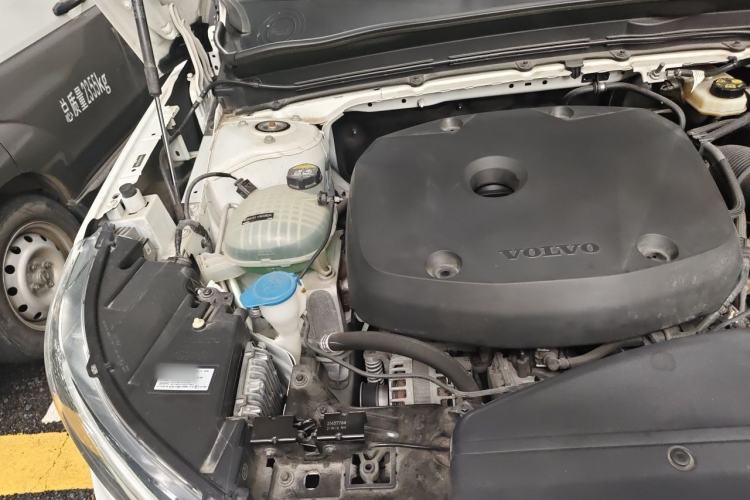 Used Volvo XC40 2021 T4 Four-Wheel Drive Smart Luxury Edition Engine Bay Right