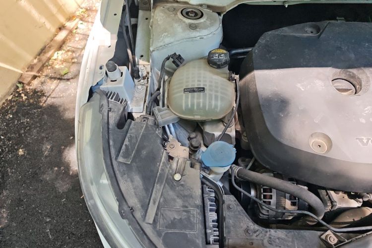 Used Volvo XC40 2021 T4 4x4 SmartDrive Fashion Edition Engine Bay Right