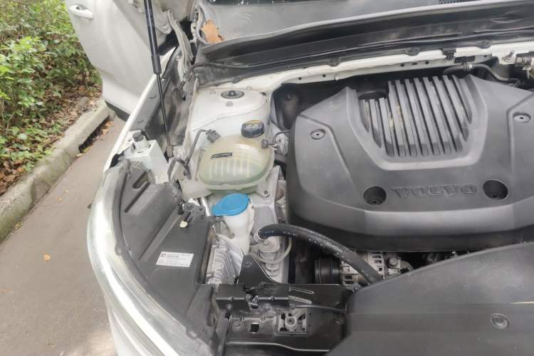 Used Volvo XC40 2021 T3 Smart & Stylish Edition Engine Bay Right