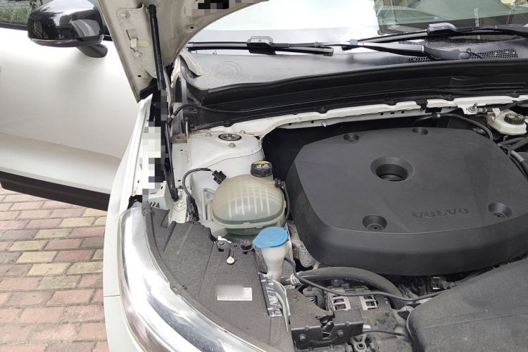 Used Volvo XC40 2021 T5 4x4 Zhiya Sport Edition Engine Bay Right