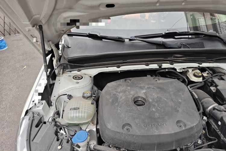 Used Volvo XC40 2021 T4 Four-Wheel Drive Smart Luxury Edition Engine Bay Right