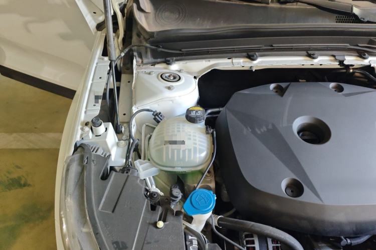 Used Volvo XC40 2021 T4 Four-Wheel Drive Smart & Sporty Edition Engine Bay Right