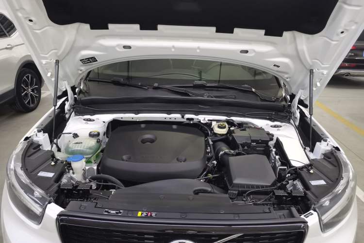 Used Volvo XC40 2021 T4 Four-Wheel Drive Smart & Sporty Edition Engine Bay