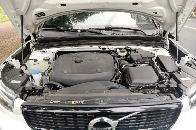 Used Volvo XC40 2021 T4 Four-Wheel Drive Smart & Sporty Edition Engine Bay