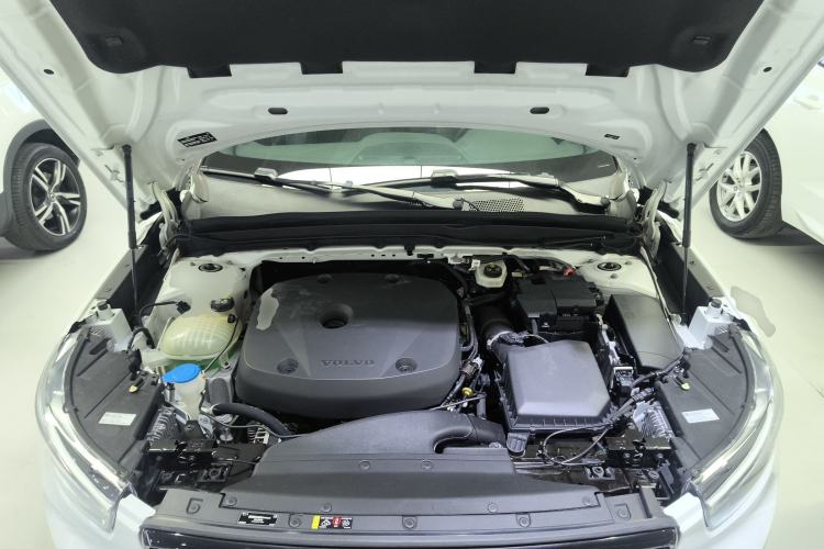 Used Volvo XC40 2021 T4 Four-Wheel Drive Smart & Sporty Edition Engine Bay