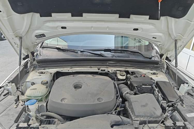 Used Volvo XC40 2021 T4 Four-Wheel Drive Smart Luxury Edition Engine Bay