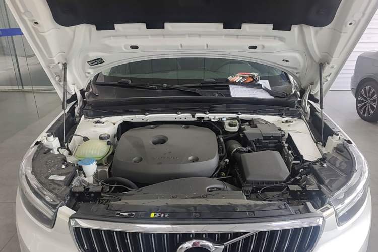 Used Volvo XC40 2021 T4 Four-Wheel Drive Smart Luxury Edition Engine Bay