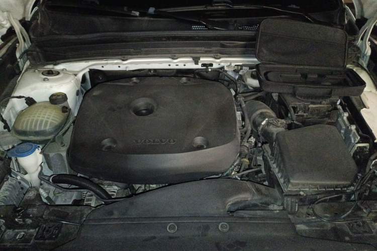 Used Volvo XC40 2021 T4 Four-Wheel Drive Smart Luxury Edition Engine Bay