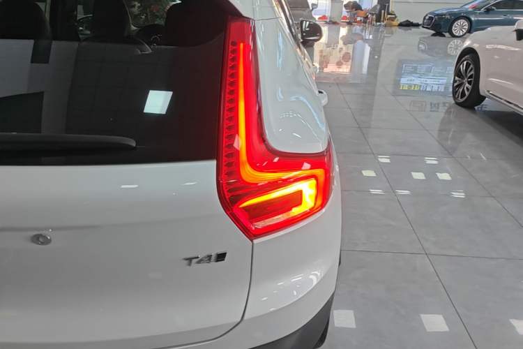Used Volvo XC40 2021 T4 Four-Wheel Drive Smart Luxury Edition Exterior 1