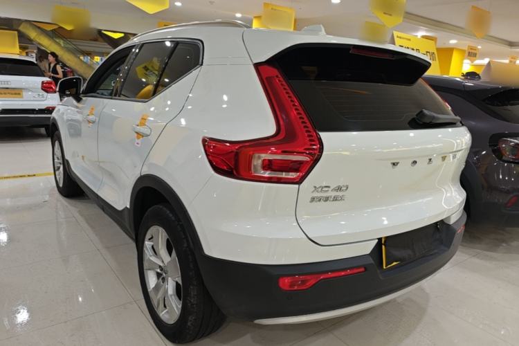 Used Volvo XC40 2021 T4 4x4 SmartDrive Fashion Edition Exterior 2
