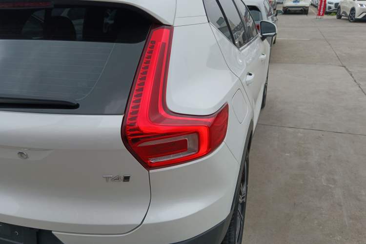 Used Volvo XC40 2021 T4 Four-Wheel Drive Smart Luxury Edition Exterior 3