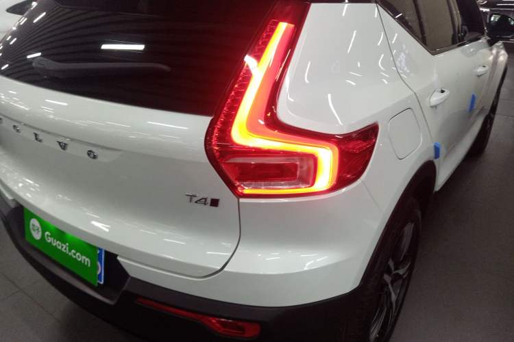 Used Volvo XC40 2021 T4 Four-Wheel Drive Smart & Sporty Edition Exterior 3