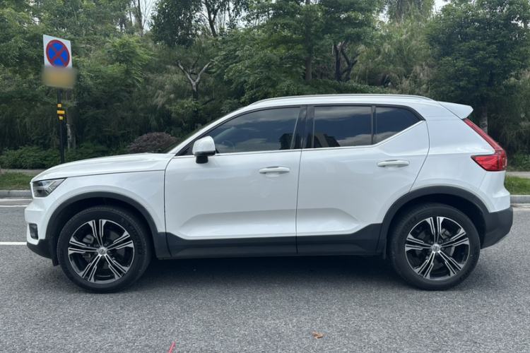 Used Volvo XC40 2021 T4 Four-Wheel Drive Smart Luxury Edition Exterior 3