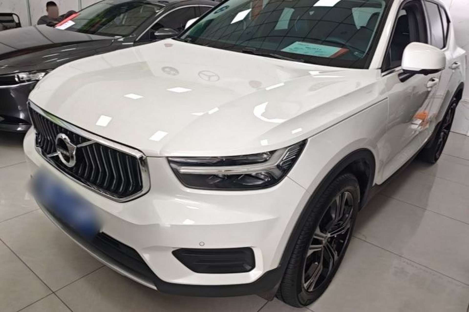 Used Volvo XC40 2021 T4 4x4 SmartDrive Fashion Edition Front Left 45 Deg