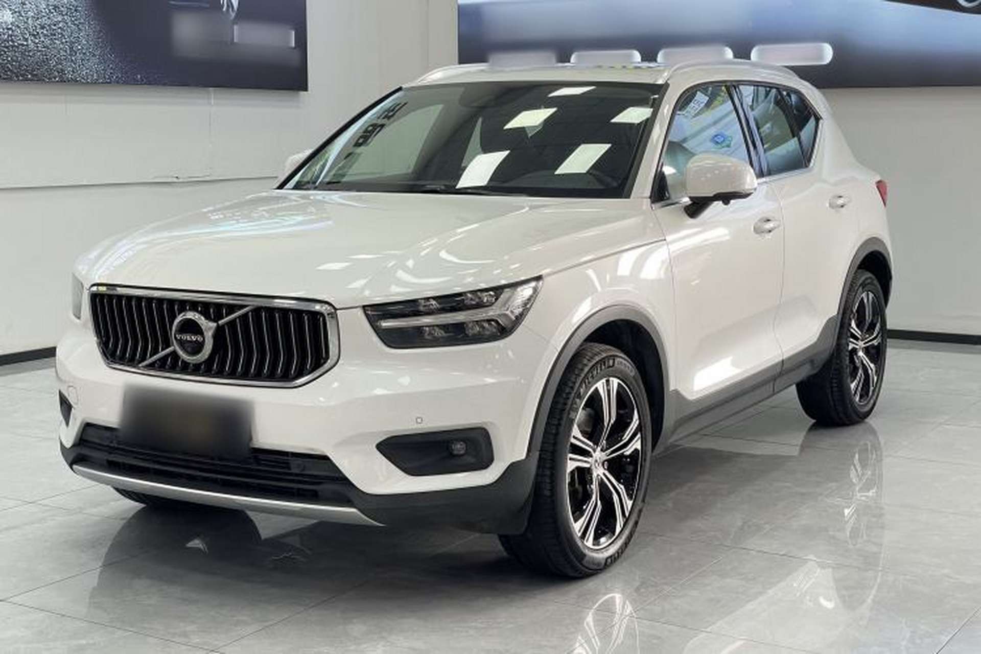 Used Volvo XC40 2021 T4 Four-Wheel Drive Smart Luxury Edition Front Left 45 Deg