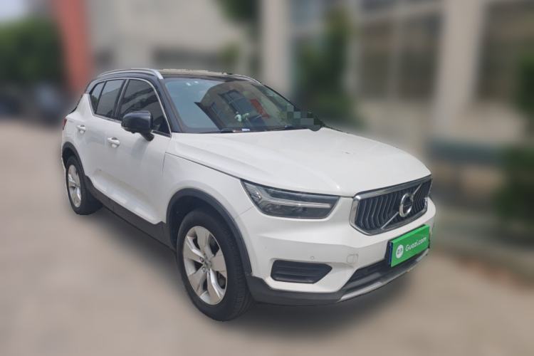 Used Volvo XC40 2021 T4 Four-Wheel Drive Smart Luxury Edition Front Right 45 Deg