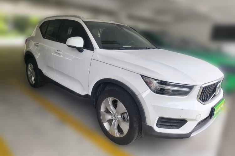 Used Volvo XC40 2021 T3 Smart & Stylish Edition Front Right 45 Deg