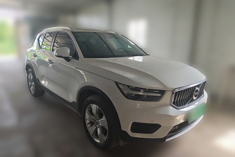 Used Volvo XC40 2021 T3 Smart & Stylish Edition Front Right 45 Deg