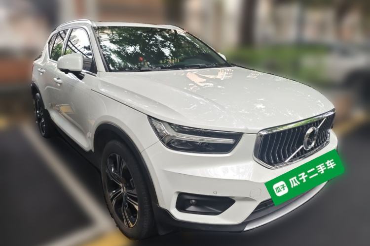 Used Volvo XC40 2021 T4 Four-Wheel Drive Smart Luxury Edition Front Right 45 Deg