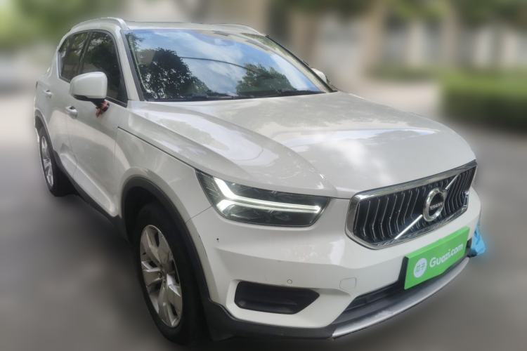 Used Volvo XC40 2021 T3 Smart & Stylish Edition Front Right 45 Deg