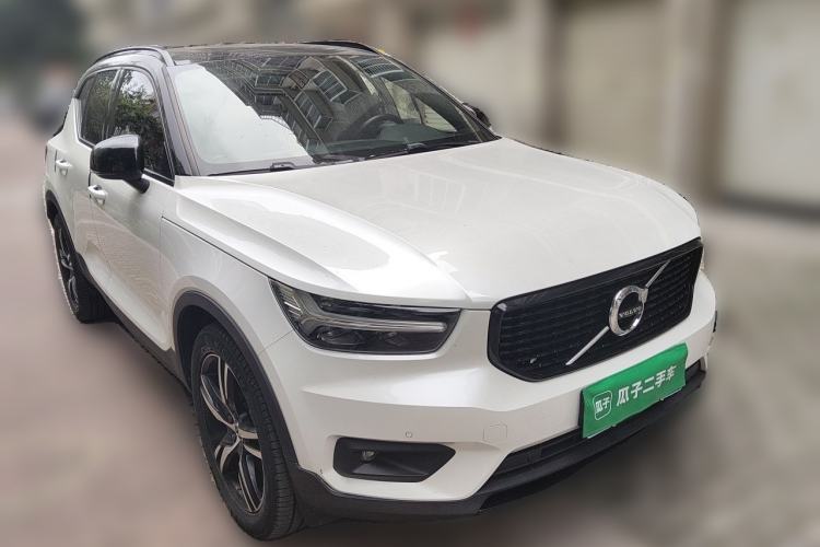 Used Volvo XC40 2021 T5 4x4 Zhiya Sport Edition Front Right 45 Deg