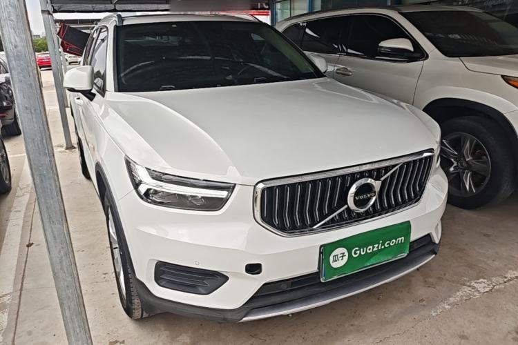 Used Volvo XC40 2021 T3 Smart & Stylish Edition Front Right 45 Deg