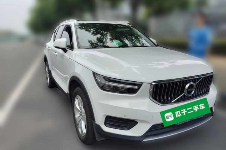 Used Volvo XC40 2021 T4 Four-Wheel Drive Smart Luxury Edition Front Right 45 Deg