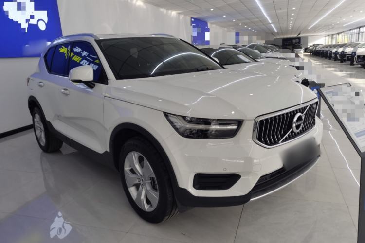 Used Volvo XC40 2021 T3 Smart & Stylish Edition Front Right 45 Deg