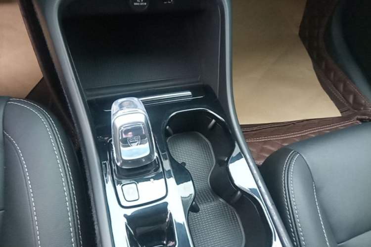 Used Volvo XC40 2021 T4 Four-Wheel Drive Smart Luxury Edition Gear Lever