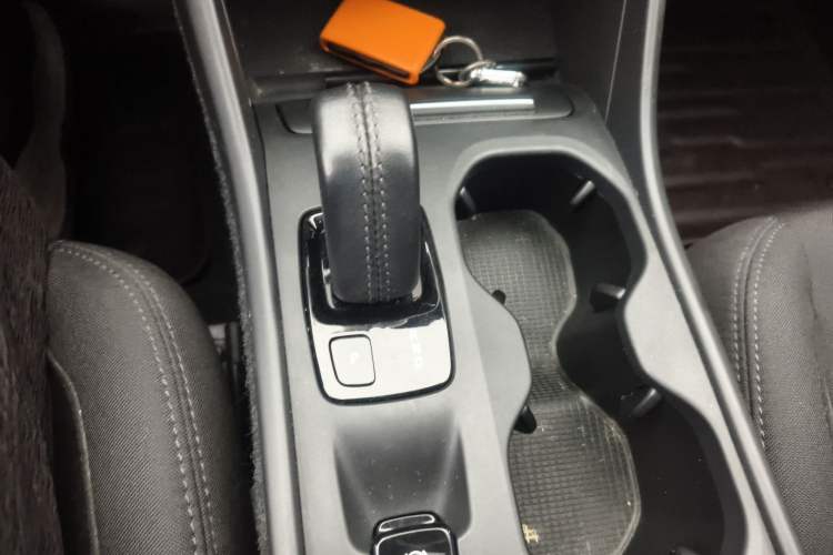 Used Volvo XC40 2021 T3 Smart & Stylish Edition Gear Lever