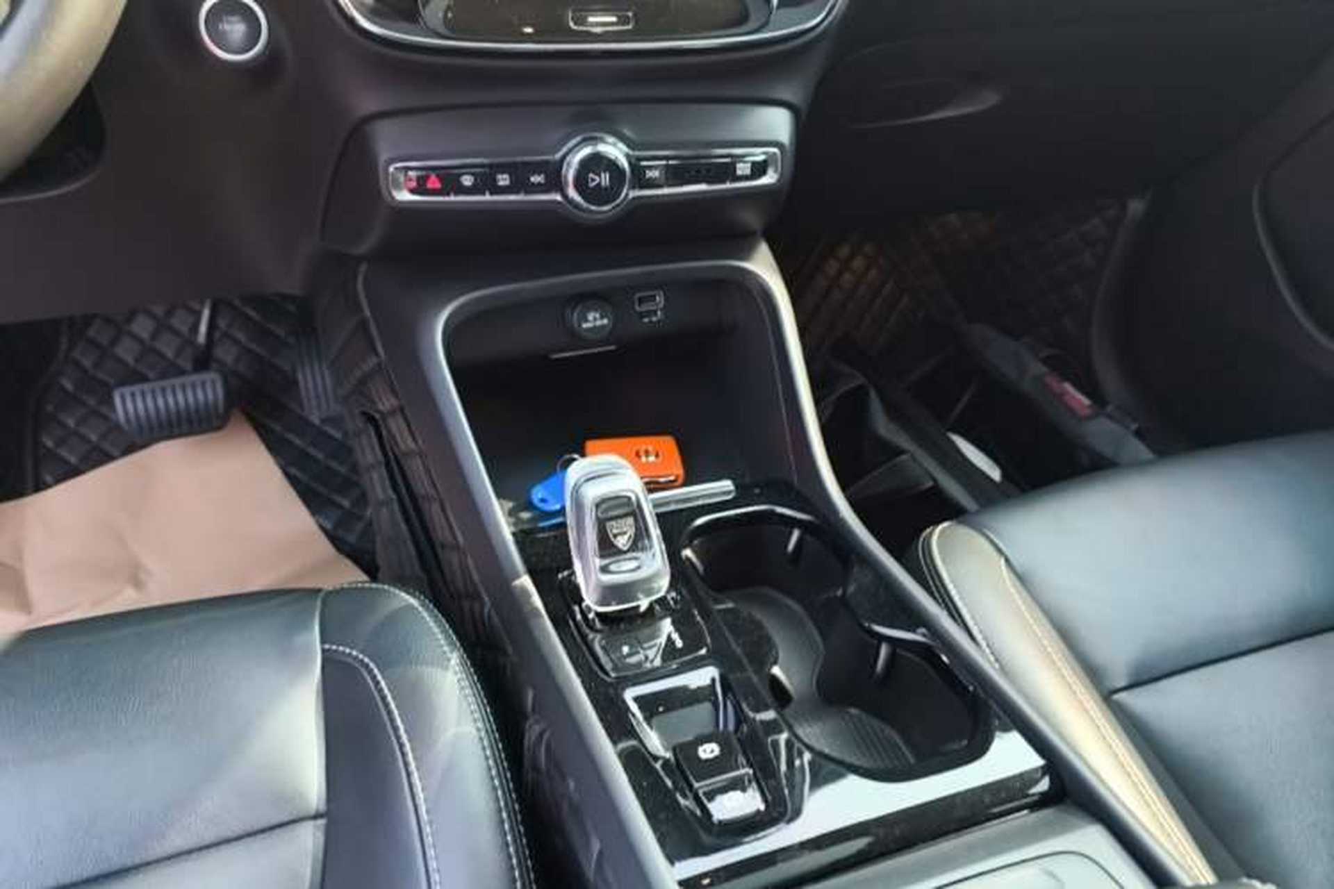 Used Volvo XC40 2021 T4 Four-Wheel Drive Smart Luxury Edition Gear Lever