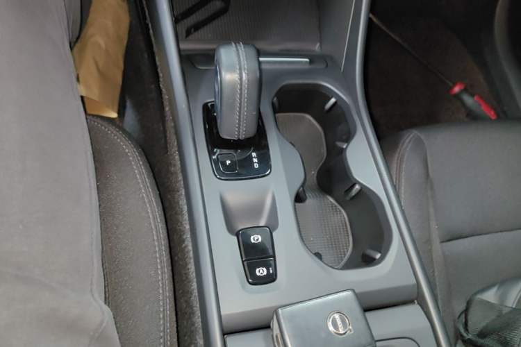 Used Volvo XC40 2021 T3 Smart & Stylish Edition Gear Lever
