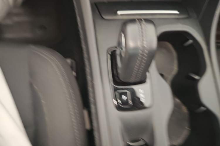 Used Volvo XC40 2021 T3 Smart & Stylish Edition Gear Lever