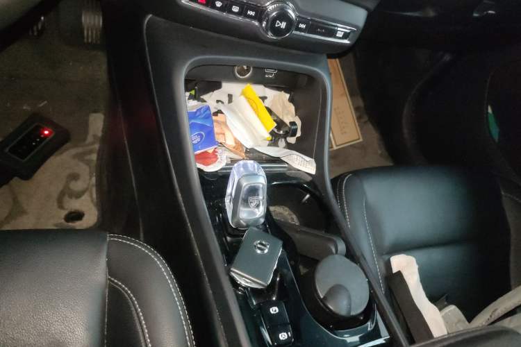 Used Volvo XC40 2021 T4 Four-Wheel Drive Smart Luxury Edition Gear Lever