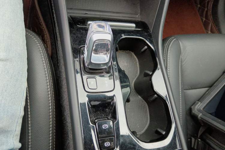 Used Volvo XC40 2021 T4 Four-Wheel Drive Smart Luxury Edition Gear Lever