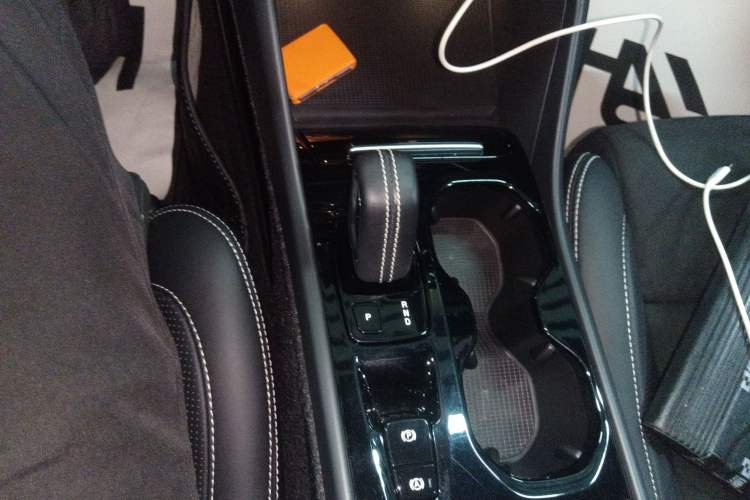 Used Volvo XC40 2021 T4 Four-Wheel Drive Smart & Sporty Edition Gear Lever