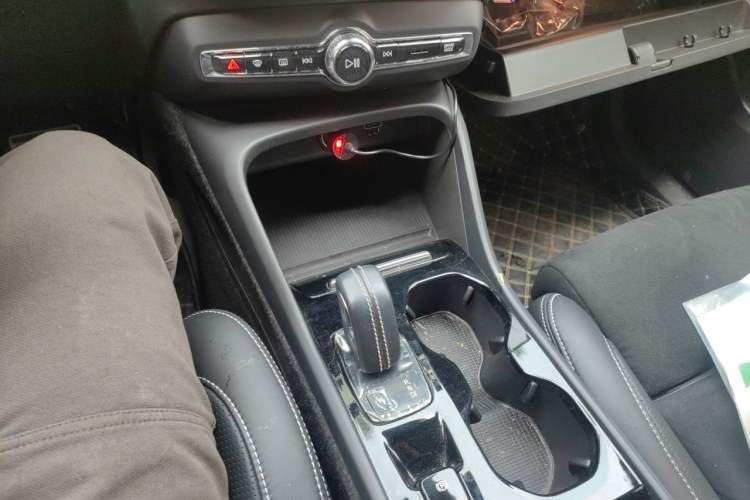 Used Volvo XC40 2021 T4 Four-Wheel Drive Zhiya Sport Edition Gear Lever