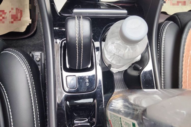 Used Volvo XC40 2021 T5 4x4 Zhiya Sport Edition Gear Lever