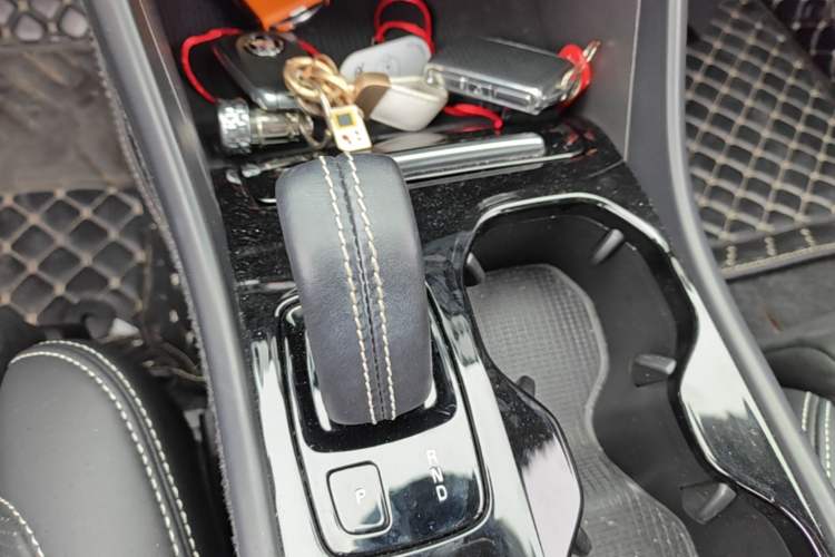 Used Volvo XC40 2021 T4 Four-Wheel Drive Smart & Sporty Edition Gear Lever