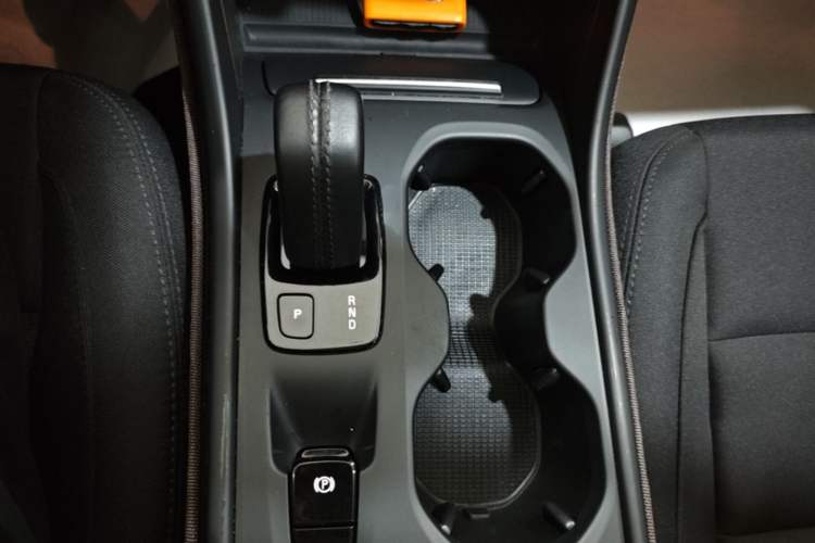 Used Volvo XC40 2021 T4 4x4 SmartDrive Fashion Edition Gear Lever
