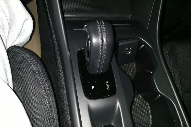 Used Volvo XC40 2021 T3 Smart & Stylish Edition Gear Lever
