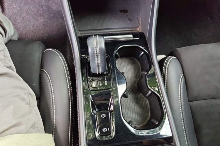Used Volvo XC40 2021 T4 Four-Wheel Drive Smart & Sporty Edition Gear Lever