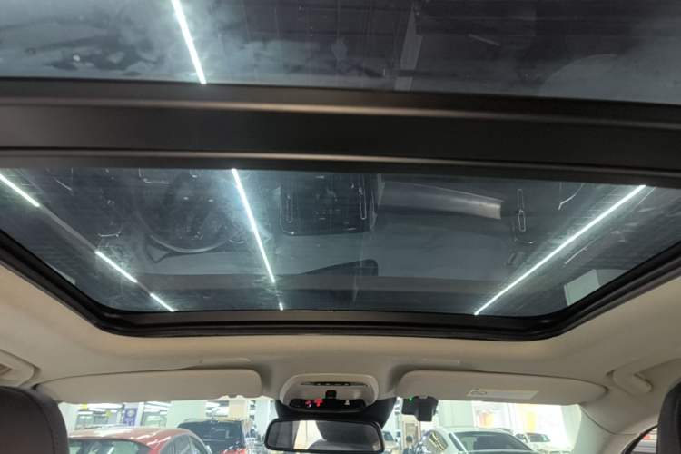 Used Volvo XC40 2021 T4 4x4 SmartDrive Fashion Edition Headliner