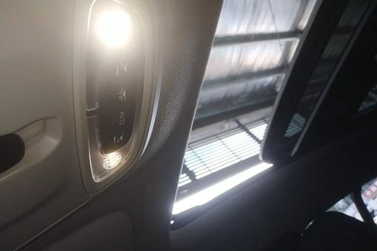 Used Volvo XC40 2021 T4 4x4 SmartDrive Fashion Edition Headliner